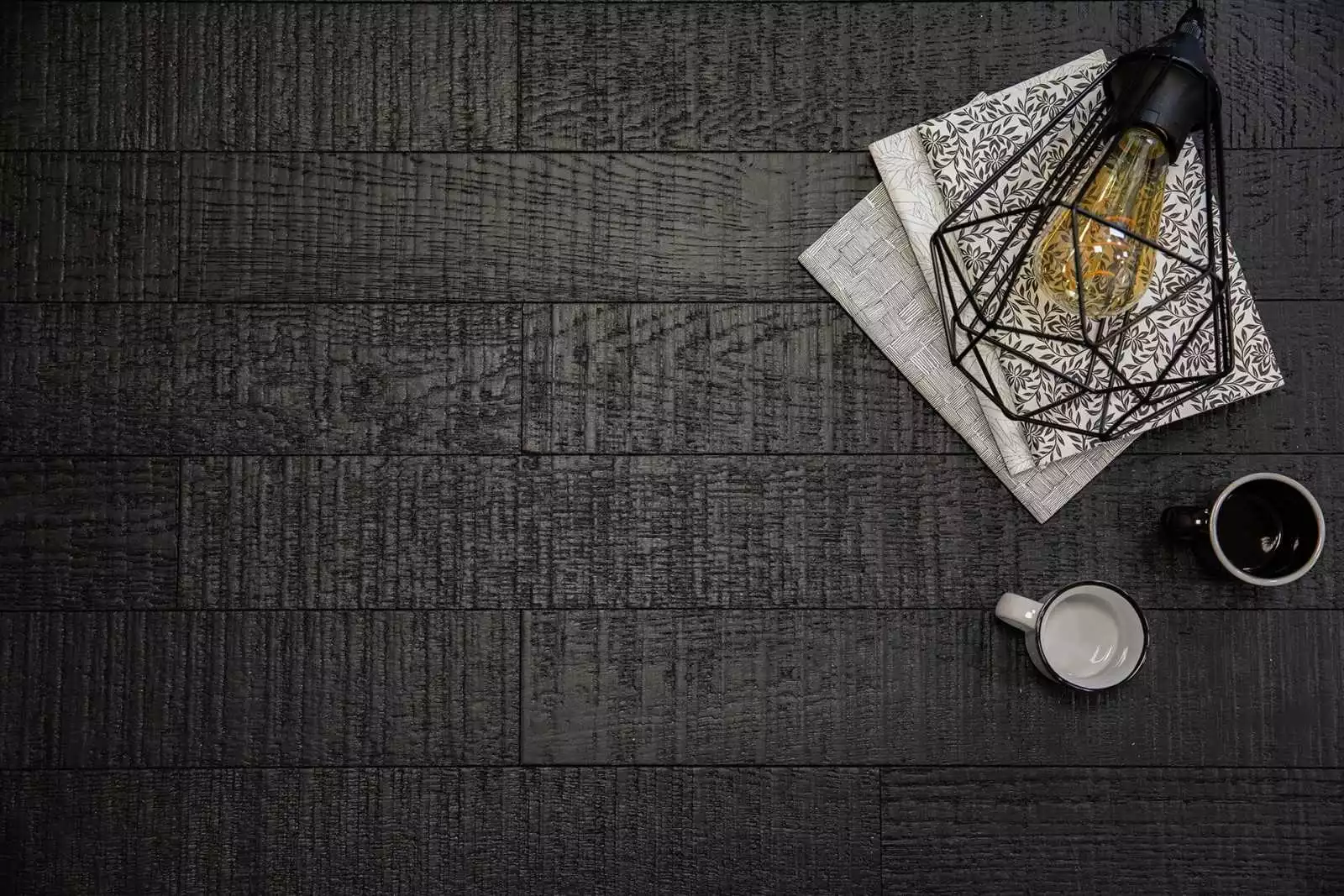 SAWN INTENSE BLACK SELECTION