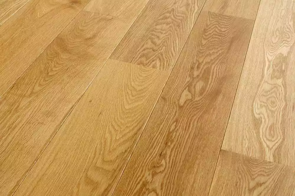 Parquet Chêne contrecollé Multiply Sélection vernis puis brossé