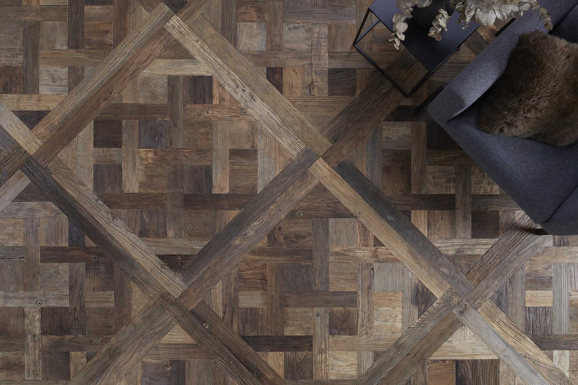 RECYCLED CENTENARY ELM VERSAILLES TILES - Image 2