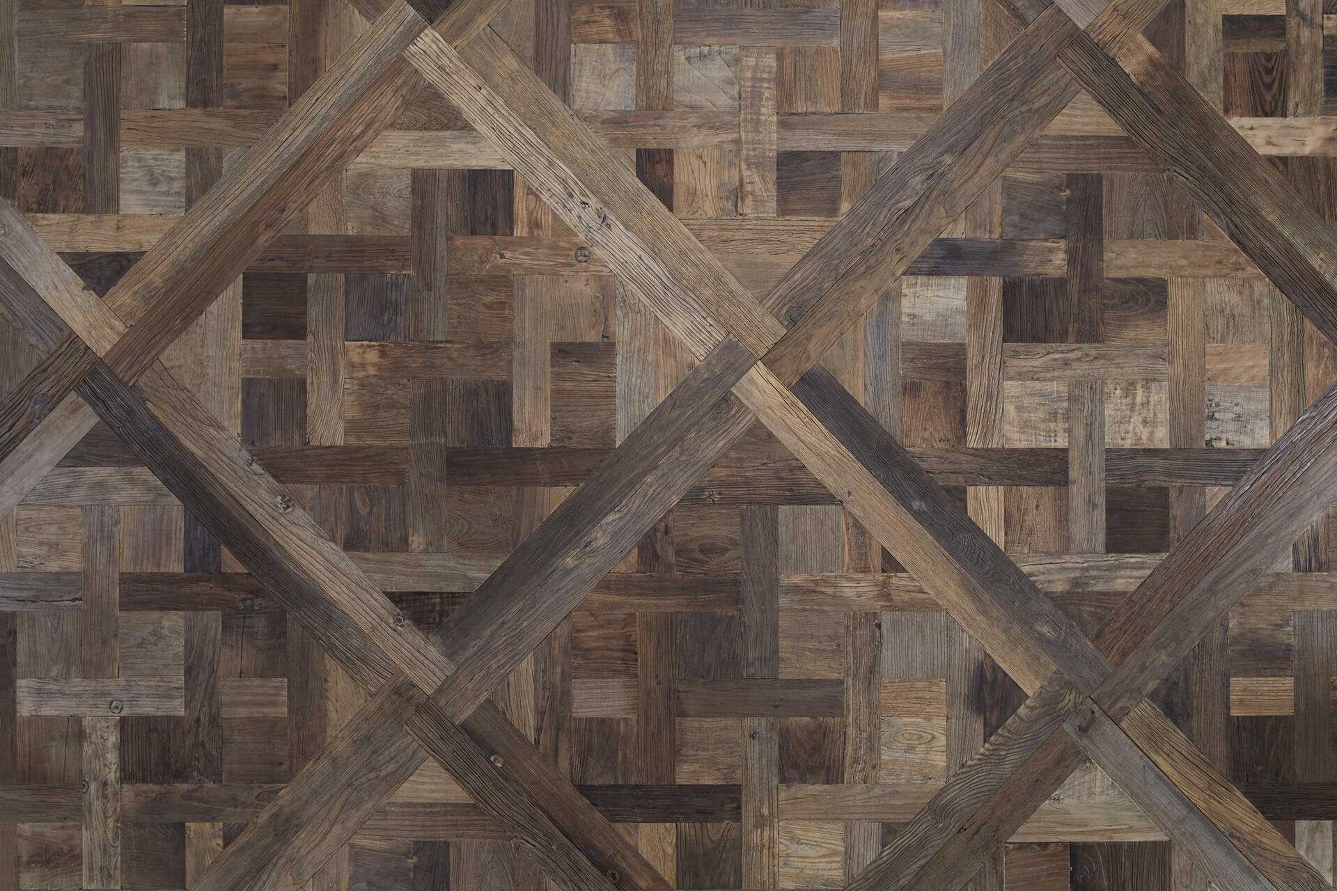 RECYCLED CENTENARY ELM VERSAILLES TILES - Image 3