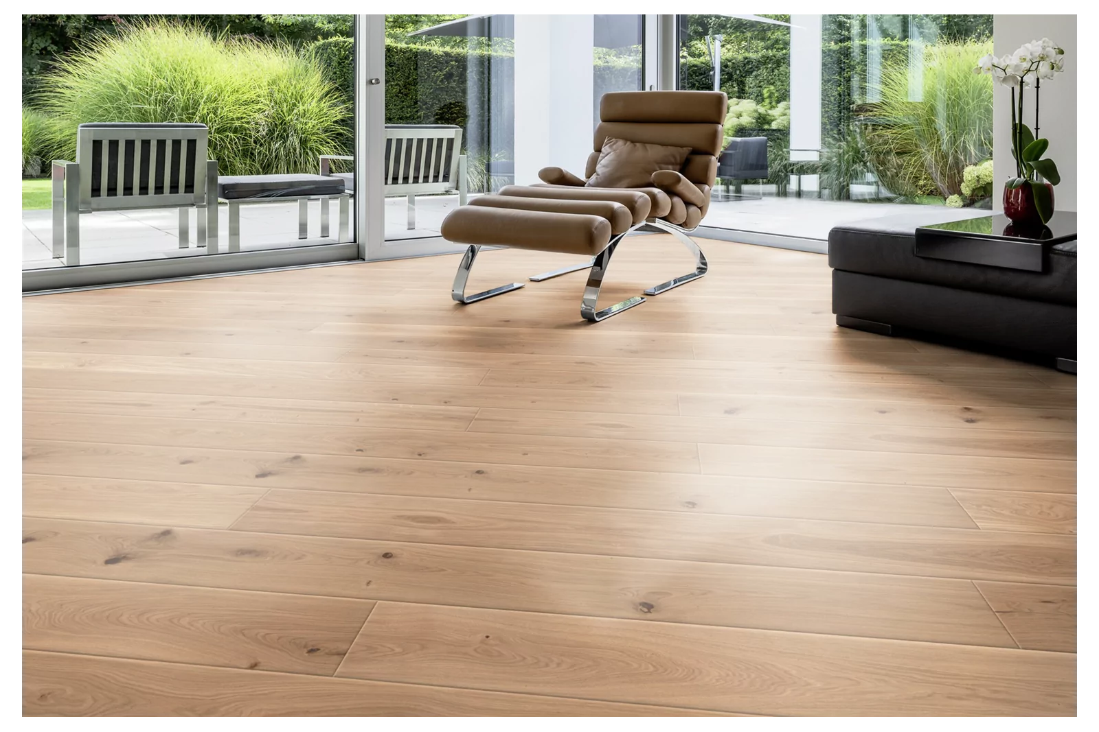 VARNISHED INVISIBLE RUSTIC OAK