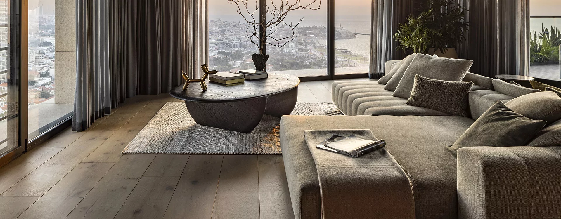 The extra wide-plank parquet flooring : nature meets contemporary style